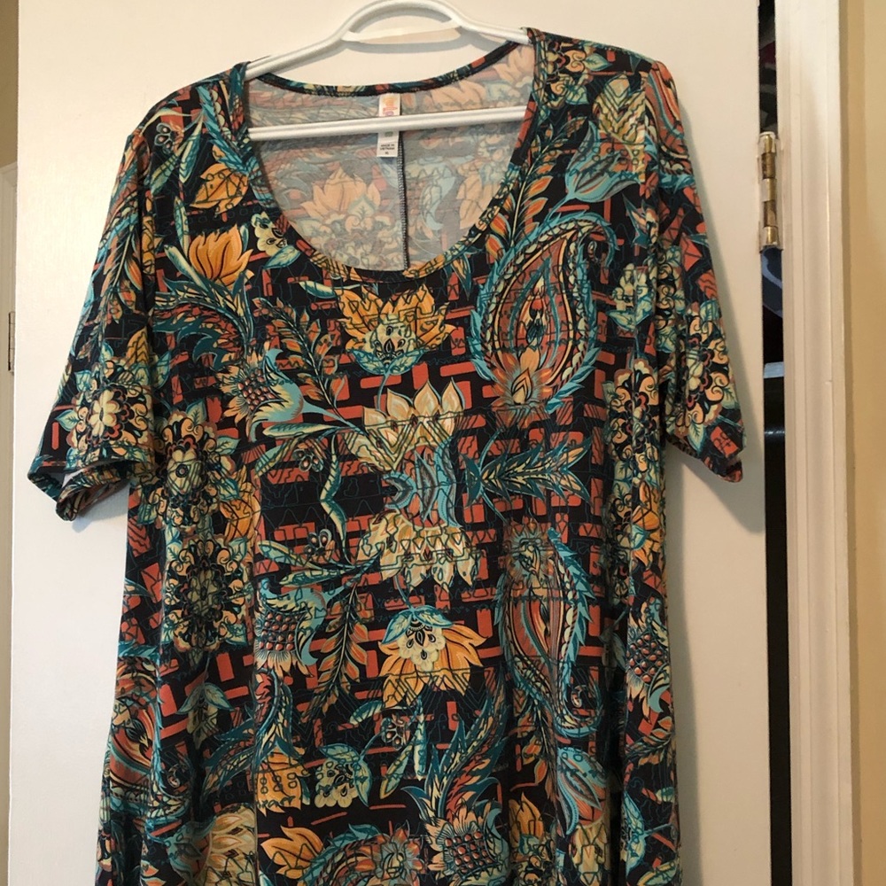 Lularoe shirt